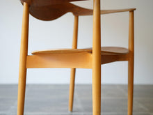 画像をギャラリービューアに読み込む, メトリポリタンチェアのフレームはブナ材