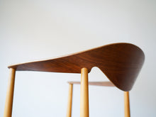 画像をギャラリービューアに読み込む, メトリポリタンチェアの背もたれとアームの裏側