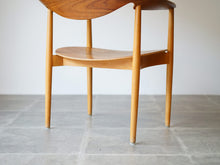 画像をギャラリービューアに読み込む, メトリポリタンチェアの脚