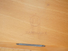 画像をギャラリービューアに読み込む, メトリポリタンチェアのメーカーHritzHansen刻印