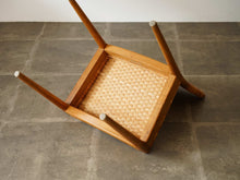 画像をギャラリービューアに読み込む, ハンスウェグナーJH504チェアの裏側