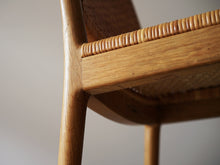 画像をギャラリービューアに読み込む, ハンスウェグナーJH504チェアの座面と後脚の接合部