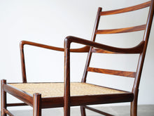 画像をギャラリービューアに読み込む, Ole Wanscher(オーレヴァンシャー)のPJ149 Colonialコロニアルチェアの肘欠けの曲線は固いローズウッドならではのデザイン