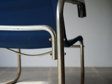 画像をギャラリービューアに読み込む, Marcel Breuer(マルセルブロイヤー)のアームチェアB35 Thonet(トーネット)社製 フレームの接続するネジ