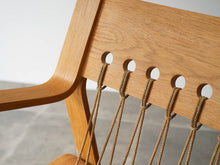 画像をギャラリービューアに読み込む, Hans J Wegner GE671 ハンスJウェグナーのゲタマ製イージチェアの背面のロープ