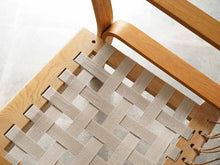画像をギャラリービューアに読み込む, Hans J Wegner GE671 ハンスJウェグナーのゲタマ製イージチェアの座面のベルト