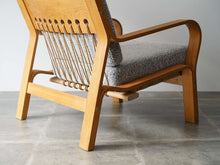 画像をギャラリービューアに読み込む, Hans J Wegner GE671 ハンスJウェグナーのゲタマ製イージチェアの後脚