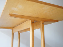 画像をギャラリービューアに読み込む, Børge Mogensen Model C18 “Shaker” Table
