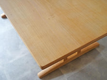画像をギャラリービューアに読み込む, Børge Mogensen Model C18 “Shaker” Table
