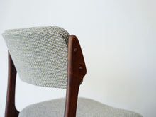 画像をギャラリービューアに読み込む, エリック・バックのダイニングチェア グレー布張り Erik Buch Model 49 Chair 北欧デザインの椅子　椅子のフレームと背もたれ
