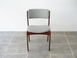 エリック・バックのダイニングチェア グレー布張り Erik Buch Model 49 Chair 北欧デザインの椅子　椅子の正面上から
