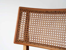 画像をギャラリービューアに読み込む, リーグモル・アンデルセン 北欧インテリア Rigmor Andersen chair 籐の背もたれと革張りの座面の椅子 ビンテージチェア 椅子の背のたれは美しい籐編み
