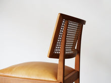 画像をギャラリービューアに読み込む, リーグモル・アンデルセン 北欧インテリア Rigmor Andersen chair 籐の背もたれと革張りの座面の椅子 ビンテージチェア 椅子の側面
