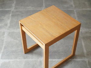 北欧デザインの木製のミニテーブルの天板 オーク材