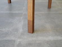 画像をギャラリービューアに読み込む, Hans J Wegner Andreas Tuck ハンス ウェグナー アンドレアスタック 北欧ヴィンテージ オーク材 コーヒーテーブルの脚先

