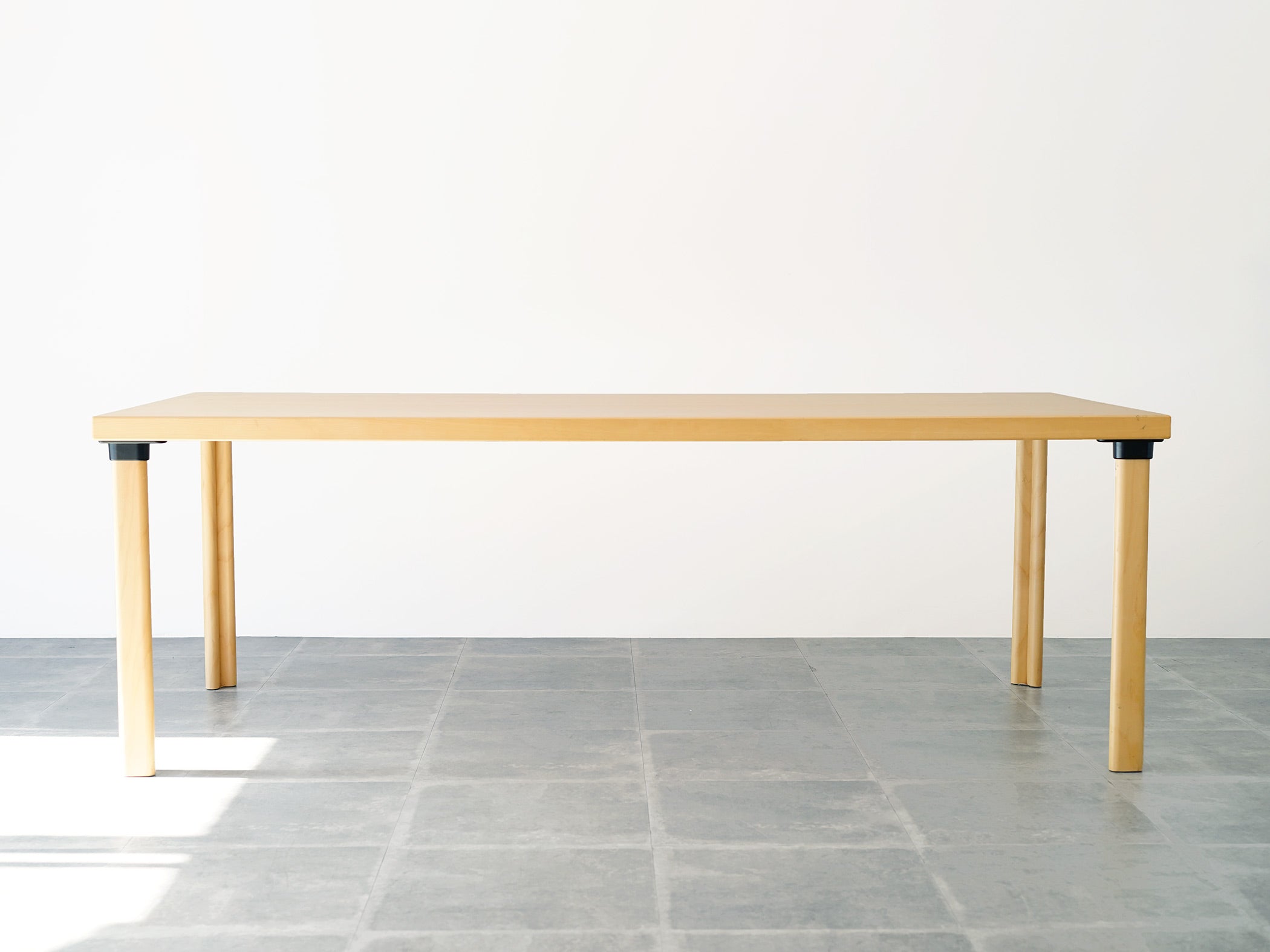 Alvar Aalto（アルヴァ・アアルト）大きなダイニングテーブル