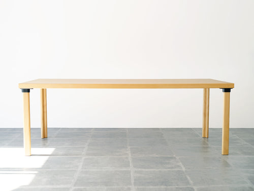 Alvar Aalto アルヴァアアルトのダイニングテーブル 北欧デザインのテーブル アールト