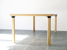画像をギャラリービューアに読み込む, Alvar Aalto アルヴァアアルトのダイニングテーブル 北欧デザインのテーブル アールト テーブルの脚
