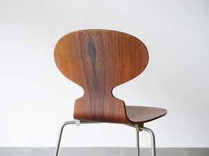 アルネヤコブセン アントチェア 3本脚 ビンテージ ローズウッド ありんこチェア Arne Jacobsen Model 3100 Ant chair ヤコブセンのダイニングチェアの背もたれ背面