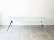 画像をギャラリービューアに読み込む, Todd Bracher Table with top of glass
