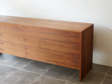 画像をギャラリービューアに読み込む, Nissen Gehl Aksel Kjersgaard Sideboard ニッセン ゲール 北欧デザイン サイドボードの背面
