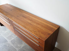 画像をギャラリービューアに読み込む, Nissen Gehl Aksel Kjersgaard Sideboard ニッセン ゲール 北欧デザイン サイドボード ナッツウッドの木目
