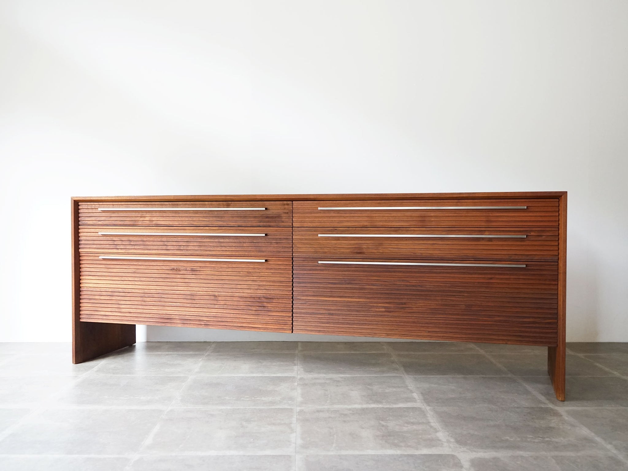 Nissen & Gehl（ニッセン&ゲール) 6つの引き出し付きサイドボード 北欧