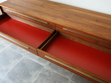 画像をギャラリービューアに読み込む, Nissen Gehl Aksel Kjersgaard Sideboard ニッセン ゲール 北欧デザイン サイドボード 引き出しの開けた様子
