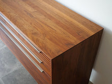 画像をギャラリービューアに読み込む, Nissen Gehl Aksel Kjersgaard Sideboard ニッセン ゲール 北欧デザイン サイドボード ナッツウッドの木目
