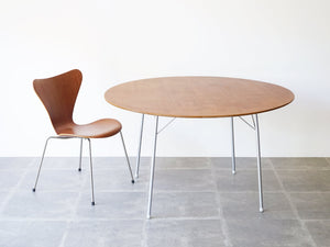 アルネヤコブセン ダイニングテーブル ビンテージ 丸テーブル 円卓 北欧インテリア Arne Jacobsen dinning table セブンチェアと丸いダイニングテーブル