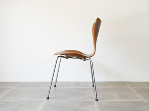 Arne Jacobsen（アルネ・ヤコブセン）Model 3107 セブンチェア チーク