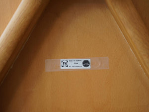 ハンスJウェグナーのハートチェアFH4103 3本脚チェア Hans J Wegner FH4103 HeartChair 椅子の裏面のフリッツハンセン社のラベル