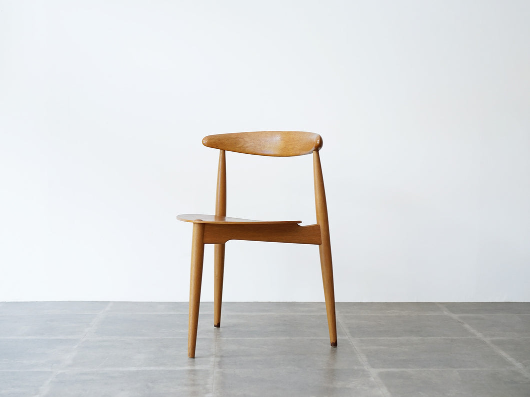 ハンスJウェグナーのハートチェアFH4103 3本脚チェア Hans J Wegner FH4103 HeartChair 
