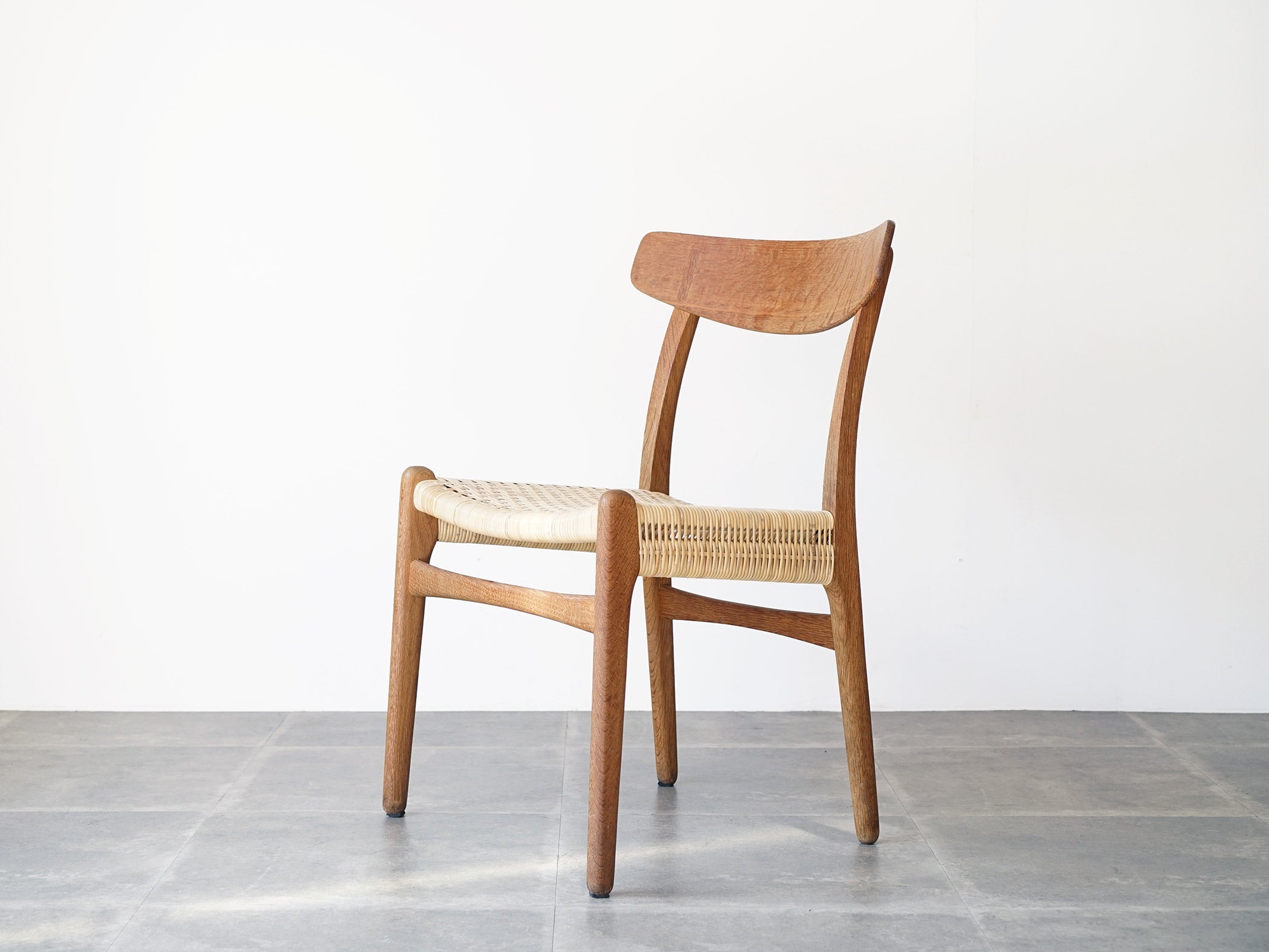 Hans J. Wegner（ハンスJ.ウェグナー)CH23チェア オーク&籐張り 張り替え済み Carl Hansen＆SønカールハンセンCH23｜  北欧・デザイナーズ・ヴィンテージ家具 – KONDO