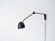 画像をギャラリービューアに読み込む, デンマークデザインの黒いウォールランプDanish design Adjustable wall lamp of black 壁付け照明 北欧ビンテージ アームの調節可能
