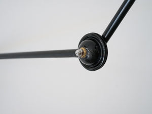 デンマークデザインの黒いウォールランプDanish design Adjustable wall lamp of black 壁付け照明 北欧ビンテージ アームの調節可能 ランプの角度を調節できる