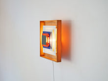 画像をギャラリービューアに読み込む, Bent Karlby Lyfa Kvadrille ベントカールビィ カドリーユ ウォールランプ  角度調節可 北欧デザインのオブジェ ブラケットライトの点灯イメージ
