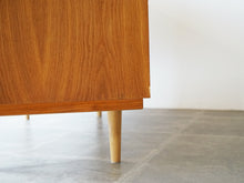 画像をギャラリービューアに読み込む, Børge Mogensen Cabinet with shelves Karl Andersson Söner ボーエモーエンセン オークとチークのキャビネット サイドボードのフレームと脚
