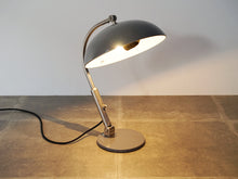 画像をギャラリービューアに読み込む, Herman Busquet Adjustable Table lamp ハーマン・ブスケットのテーブルランプ デスクライト オランダ 照明デザイン 点灯イメージ
