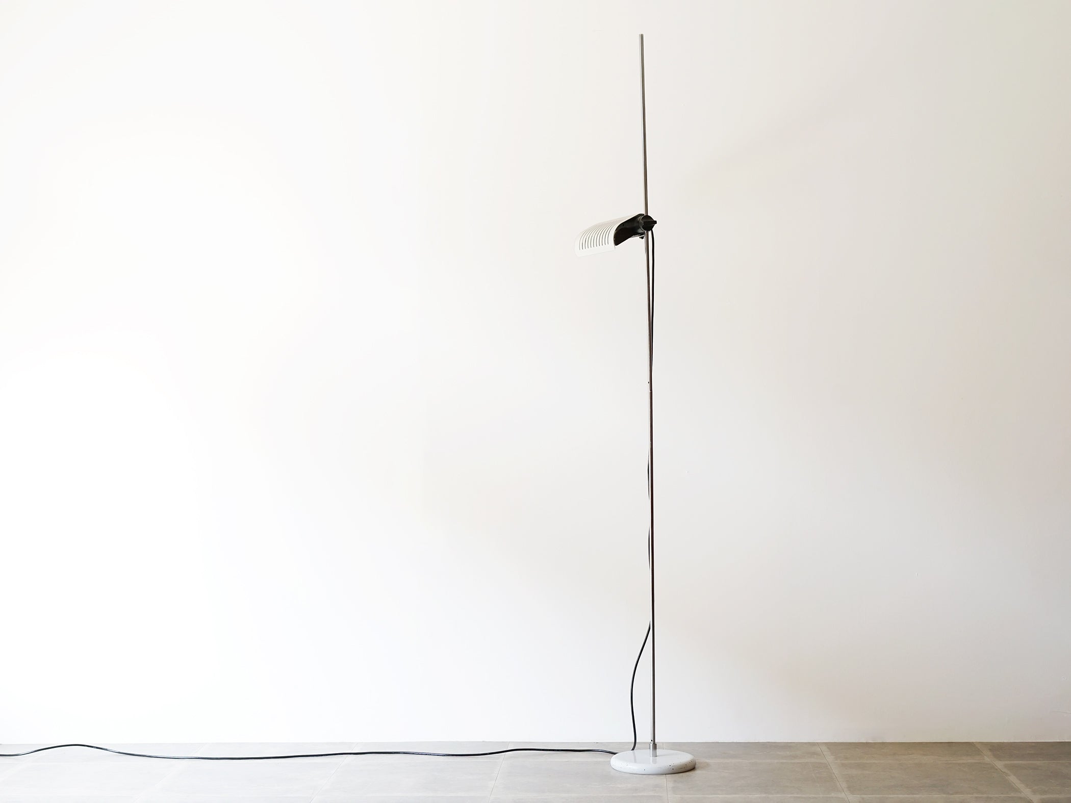 Joe Colombo Alogena Floor Lampジョエコロンボ イタリア デザイナーズ照明  アロジェーナ フロアランプ スタンドライト