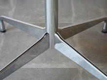 画像をギャラリービューアに読み込む, Charles Eames Ray Eames CTM Vitraチャールズイームズ レイイームズ  アルミニウム 丸テーブルの脚
