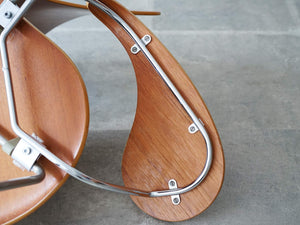アルネ・ヤコブセンのセブンチェア チークモデル ライティングボード付き Arne Jacobsen Model 3107 Chair with writing board 椅子の裏側