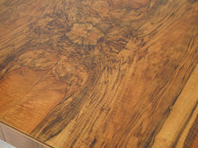画像をギャラリービューアに読み込む,  ヨルゲン・クリステンセンのダイニングテーブルの木目
