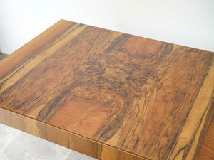  ヨルゲン・クリステンセンのダイニングテーブルの天板　ブビンガ材の美しい木目