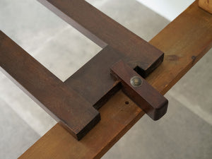 ヨルゲン・クリステンセンのダイニングテーブルの延長用脚の留め具