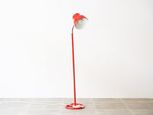 画像をギャラリービューアに読み込む, アンダーパーソンのフロアランプ アトリエリクタン Anders Pehrson Bumling floor lamp Ateljé Lyktan スタンドライト 北欧 赤い照明 おしゃれな間接照明
