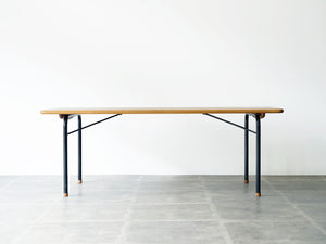 ハンスJウェグナーのセンターテーブルAT9  オーク無垢材 Hans J. Wegner AT9 Table テーブルの正面