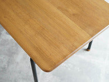 画像をギャラリービューアに読み込む, ハンスJウェグナーのセンターテーブルAT9  オーク無垢材 Hans J. Wegner AT9 Table テーブルの天板はオーク無垢材
