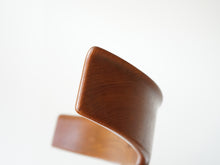 画像をギャラリービューアに読み込む, Erik Andersen Palle Pedersen Chair with rosewood inlays エリック・アンダーセンパレ・ペダーセン ローズウッドの嵌め込みのある背もたれの椅子 ダイニングチェア北欧ヴィンテージ 椅子の背もたれ 後ろに曲げている
