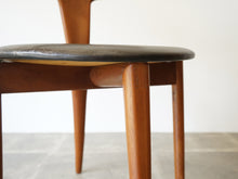 画像をギャラリービューアに読み込む, Erik Andersen Palle Pedersen Chair with rosewood inlays エリック・アンダーセンパレ・ペダーセン ローズウッドの嵌め込みのある背もたれの椅子 ダイニングチェア北欧ヴィンテージ 椅子の脚
